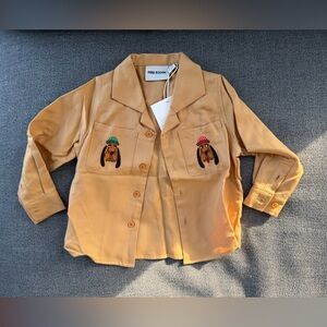 Mini Rodini Tan button up with hound dogs NWT 9-18mo